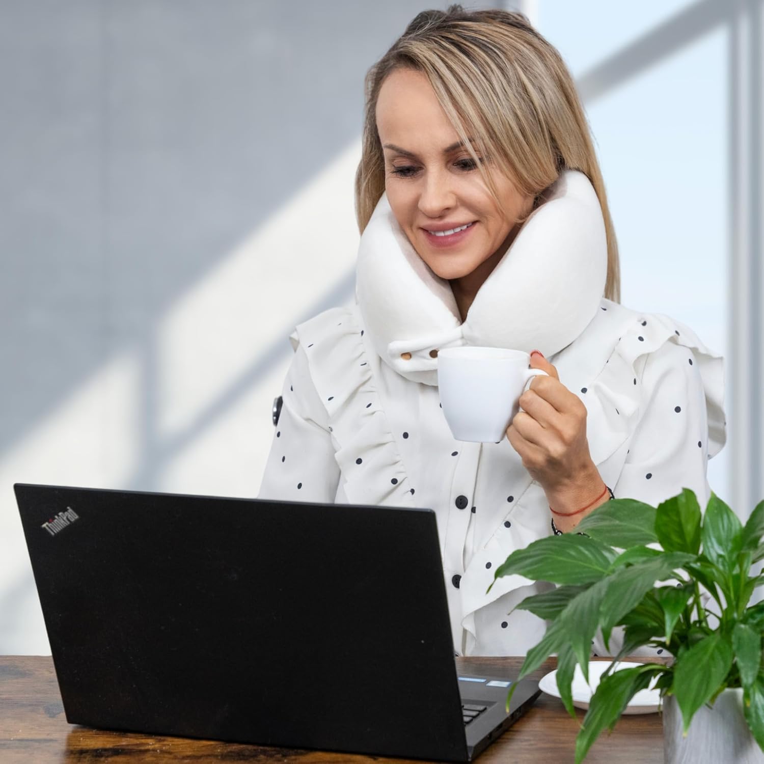 Skyyhi Womens Fitted Neck Pillow for Travel