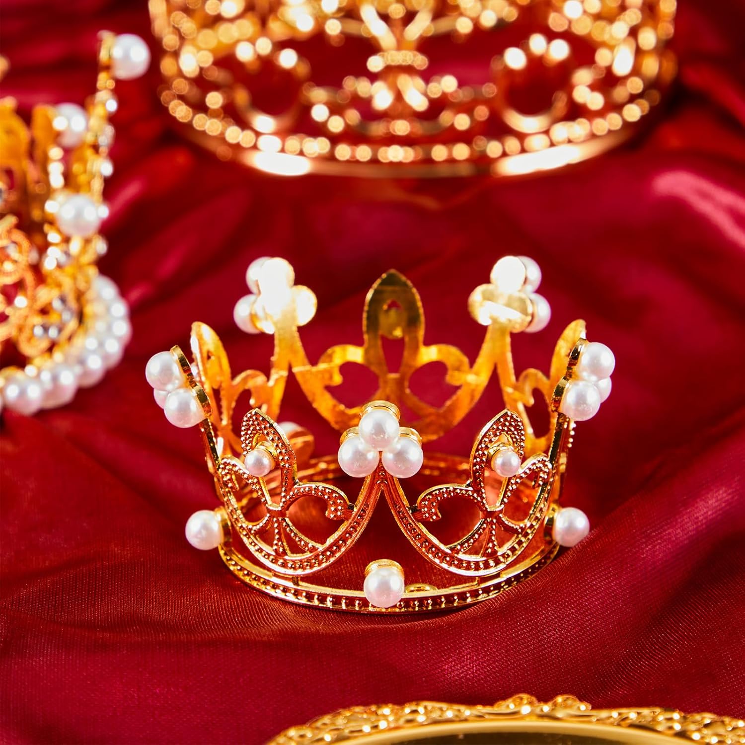 Jetec 4 Pcs Small Crown Cake Topper Gold Classic